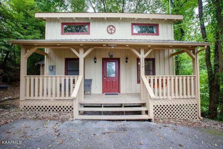 3508 PEGGY LN, PIGEON FORGE, TN 37863, photo 1 of 19